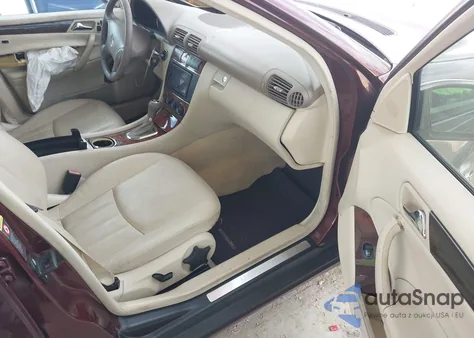 2006 Mercedes-Benz C 280 Luxury 4Matic z USA, uszkodzony, nr VIN WDBRF92H26F777846